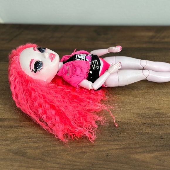 Rainbow Vision Shadow High MARA PINKETT Neon Pink Hair Toy Doll Figure MGA 2022 - Picture 6 of 13